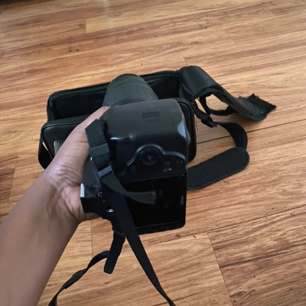 NIKON DSLR Camera 3200